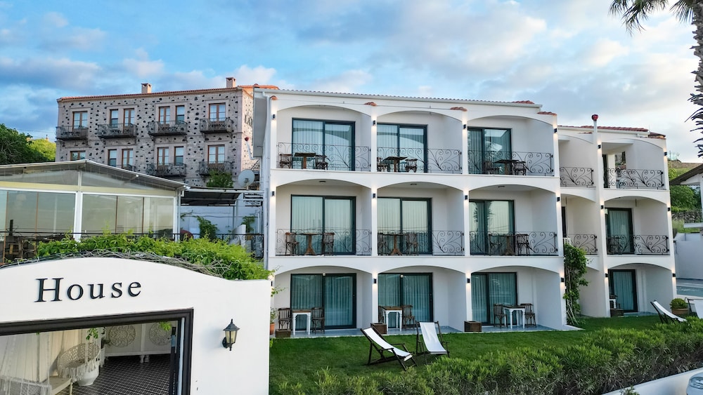 Cunda Dalyan Otel 4/49