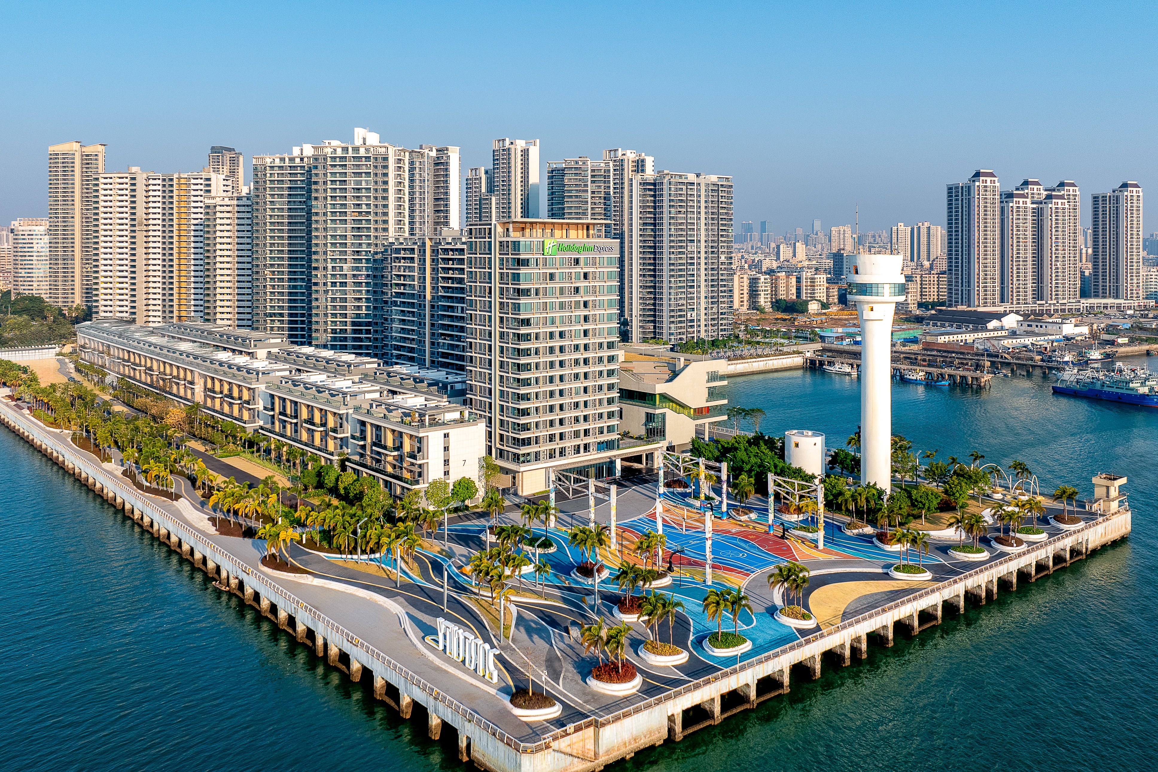 Holiday Inn Express Zhanjiang Coast 36/41