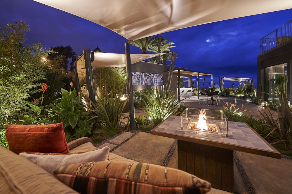 Les Suites At The Cliff Bay 7/34