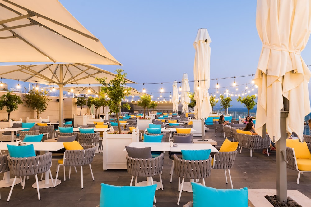 Lancaster Eden Bay Hotel, Beirut 43/65