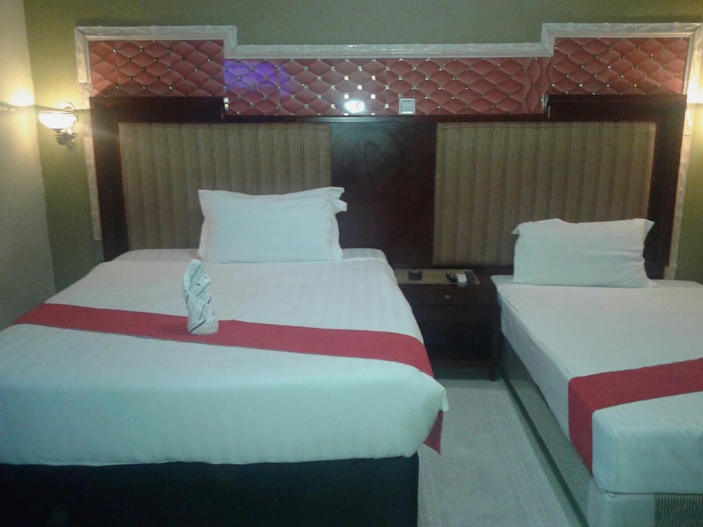 Gumare Executive Lodge 17/47