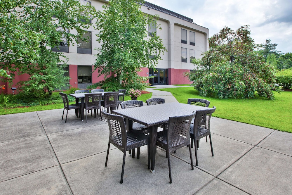 Hampton Inn White River Junction 61/81