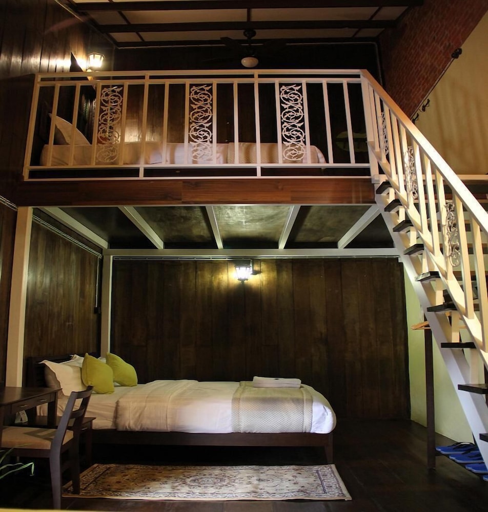 Ke-Lan-Tan House 14/69