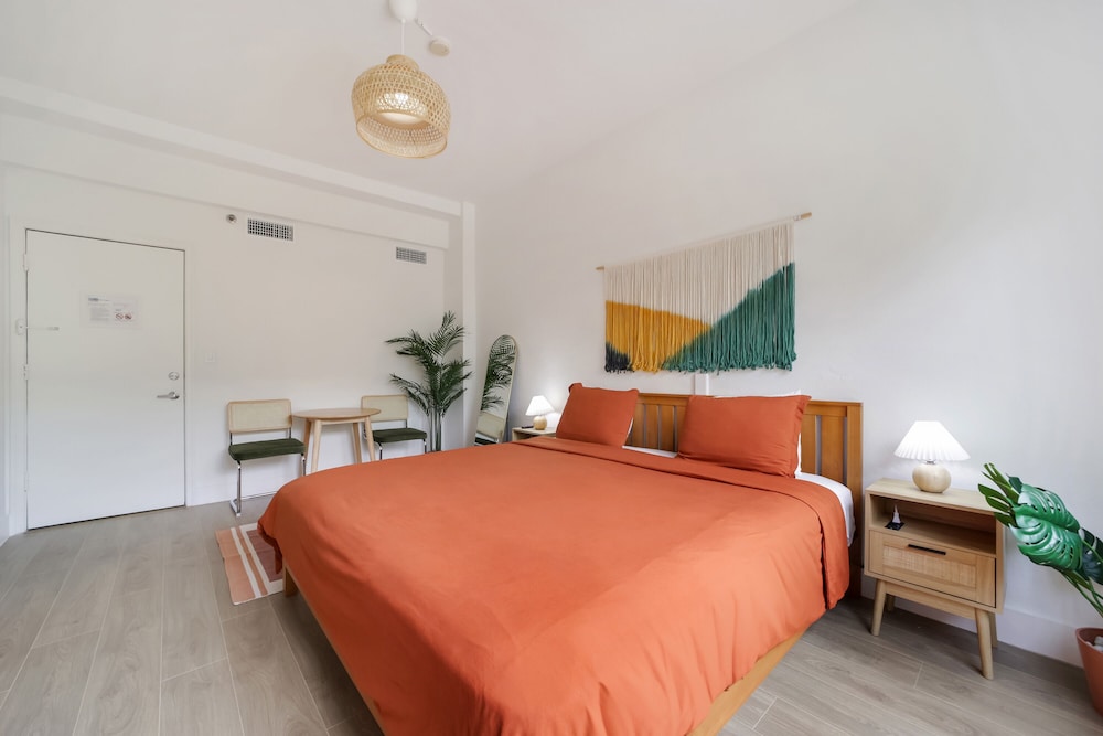 Tropics Hotel And Hostels 17/49