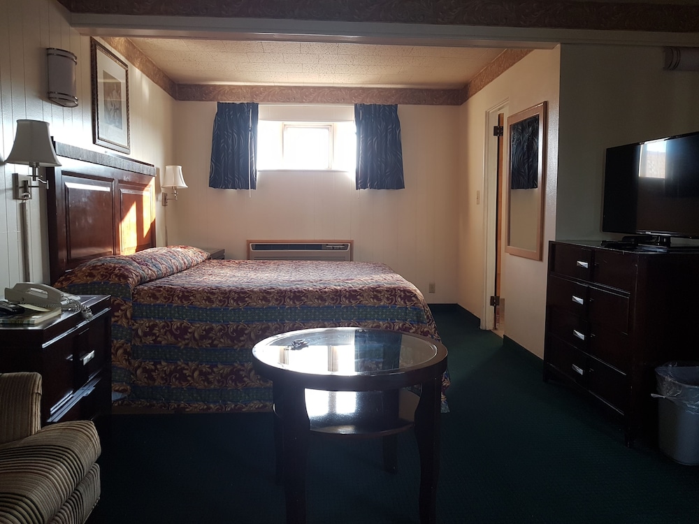 Town House Motel Inc 9/33