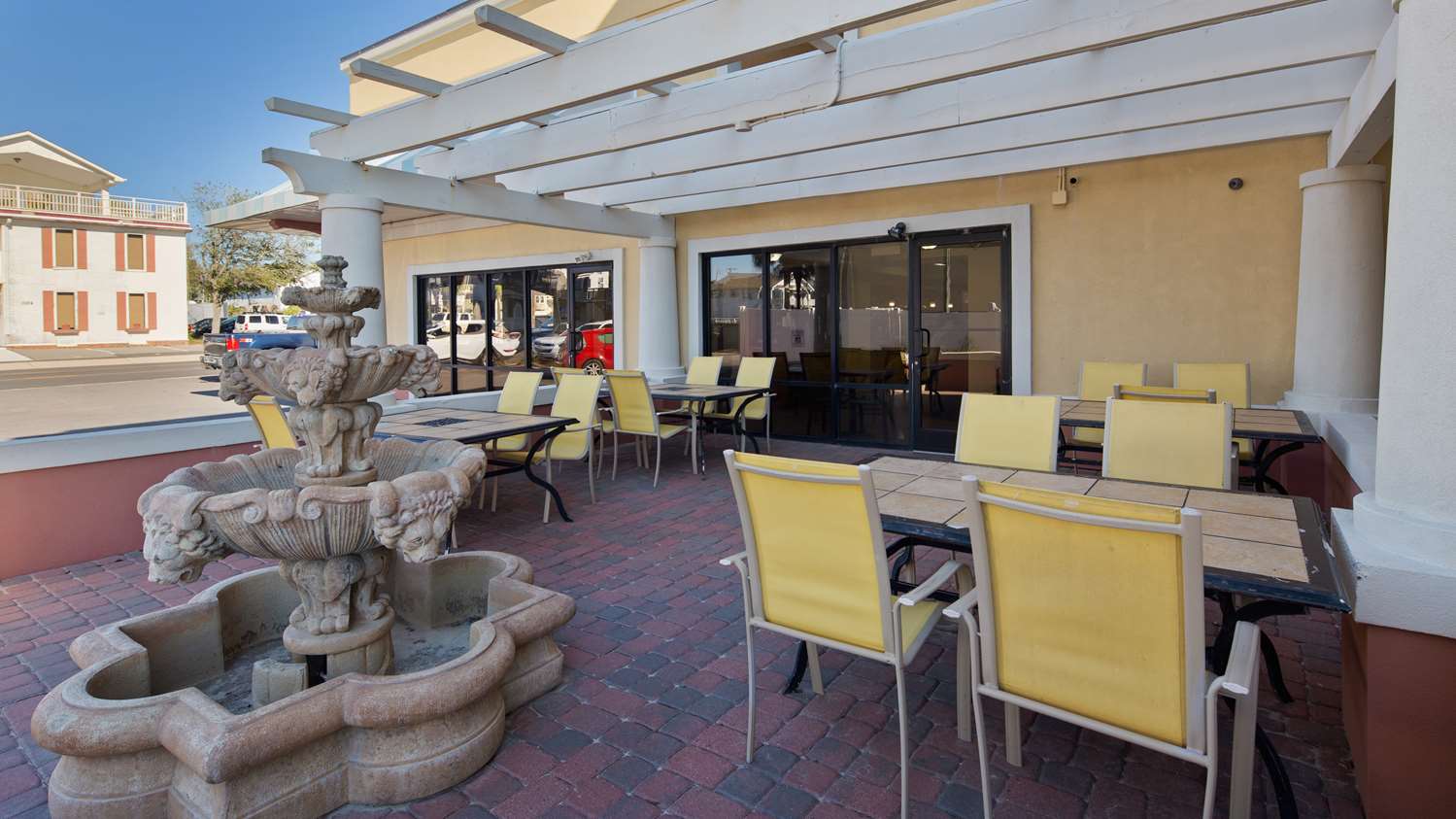 Best Western Ocean Sands Beach Resort 19/35