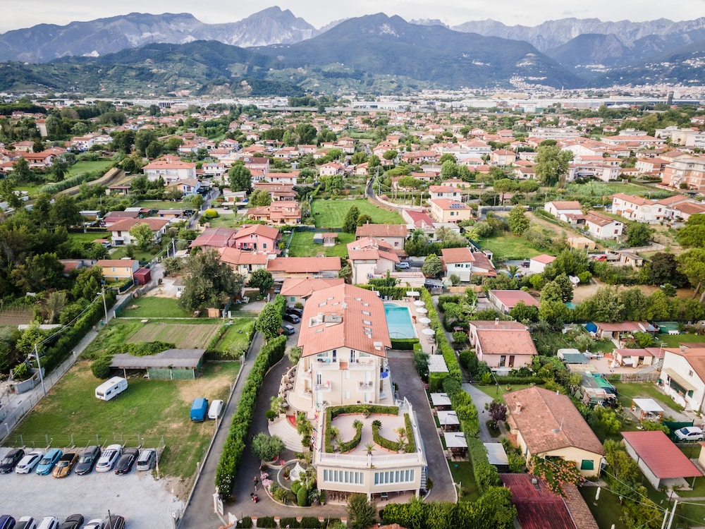 Hotel Villa Tiziana 43/50