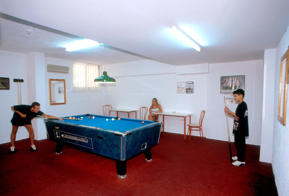 Poseidon Hotel 7/50