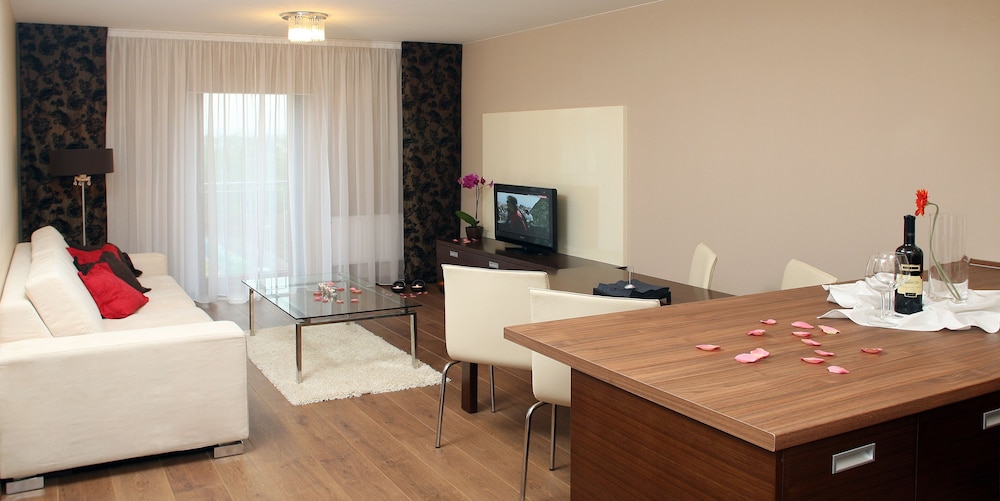 Golden Fish Hotel Apartments 22/31