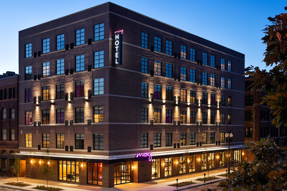 Moxy Omaha Downtown 2/37