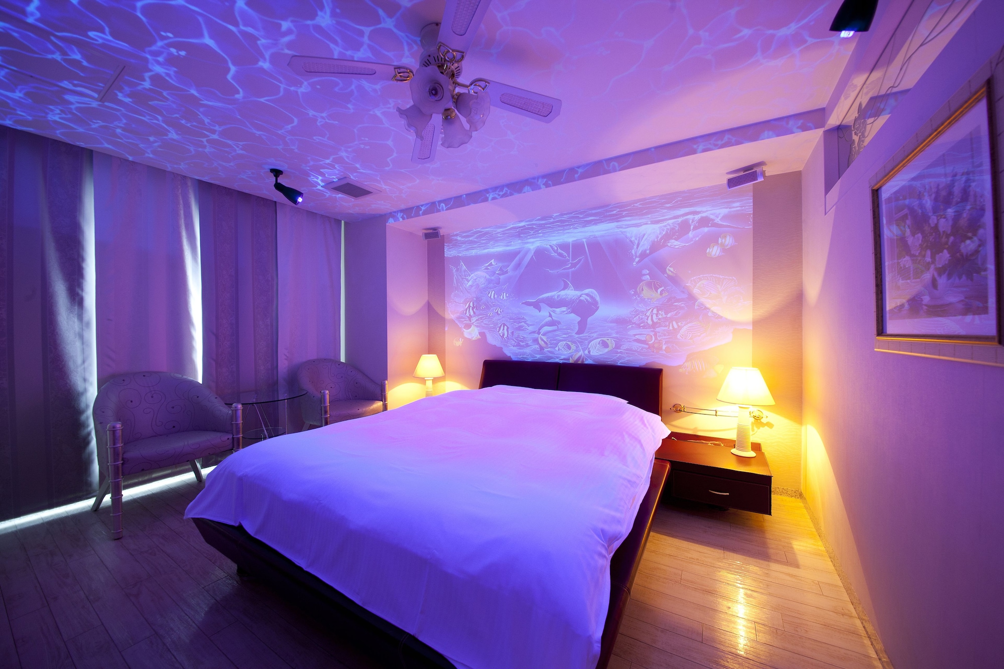 غرفة قياسية بسرير كوين، V Hotel - Adults Only 6/10