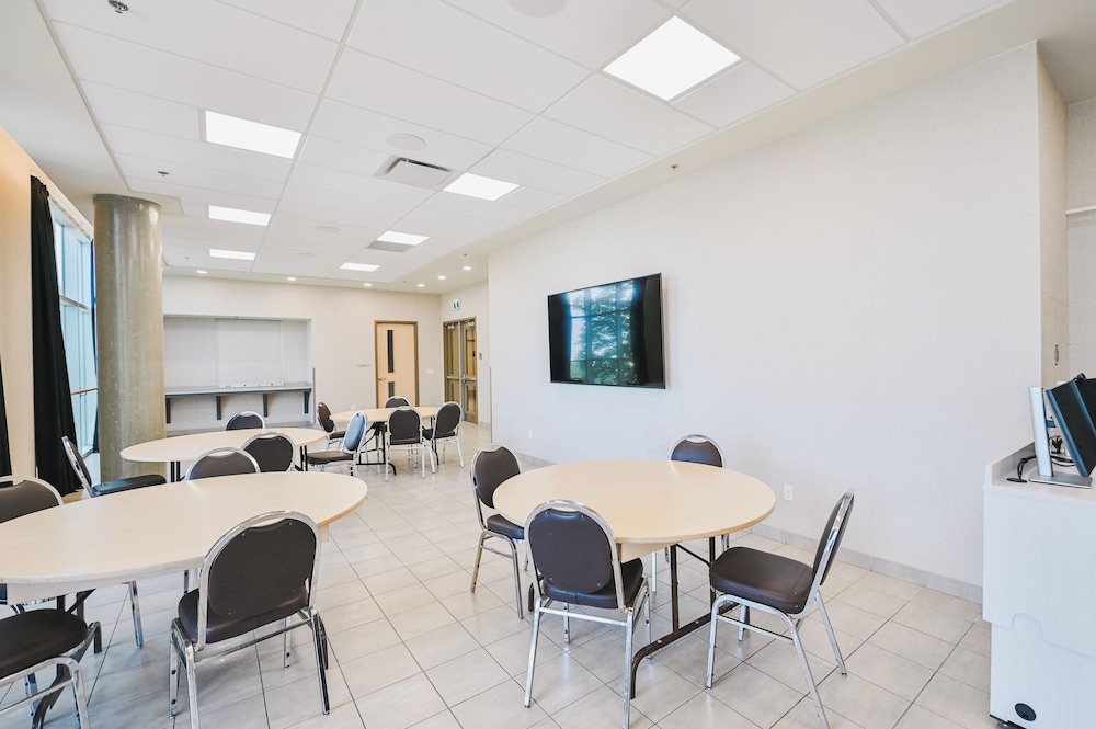Residence & Conference Centre - Kamloops 52/61