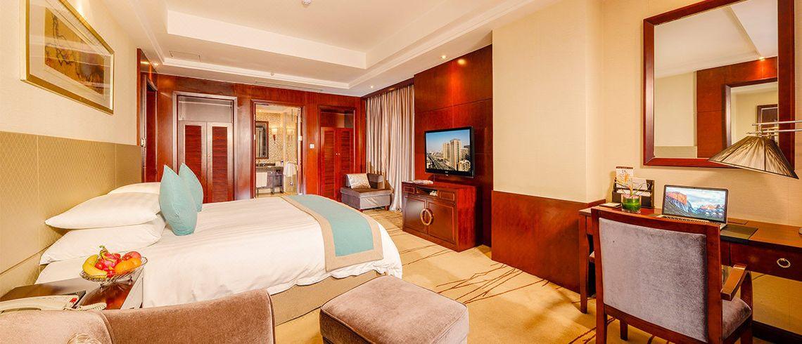 Deluxe, Executive, Suite