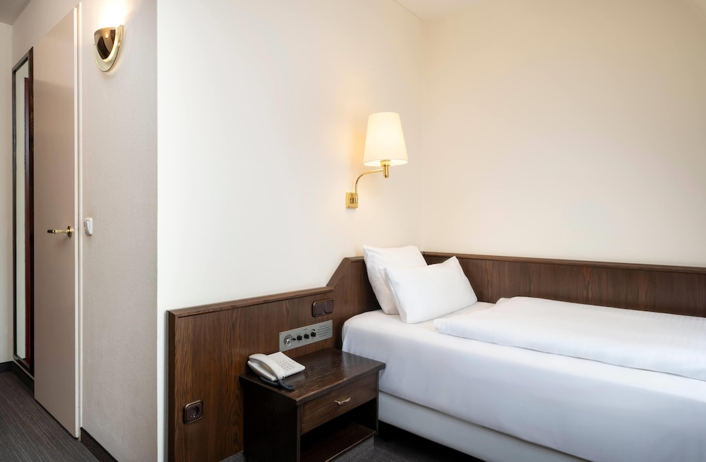 elaya hotel noerdlingen, Trademark by Wyndham 18/63