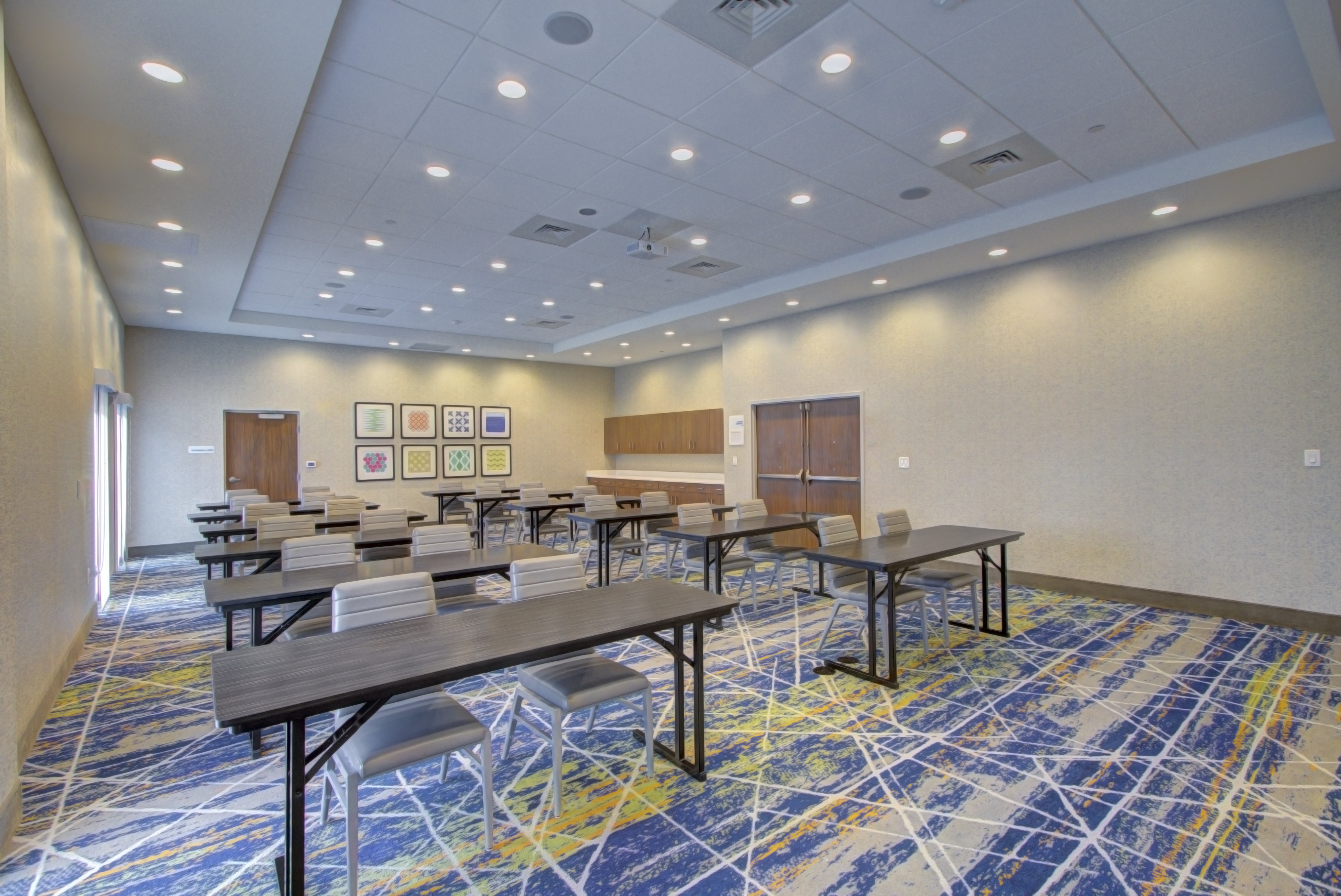 Holiday Inn Express Suites Charlotte Southwest 41/42