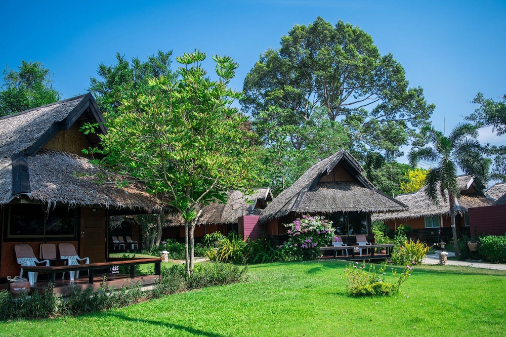 SUNSET VILLAGE BEACH RESORT 37/50