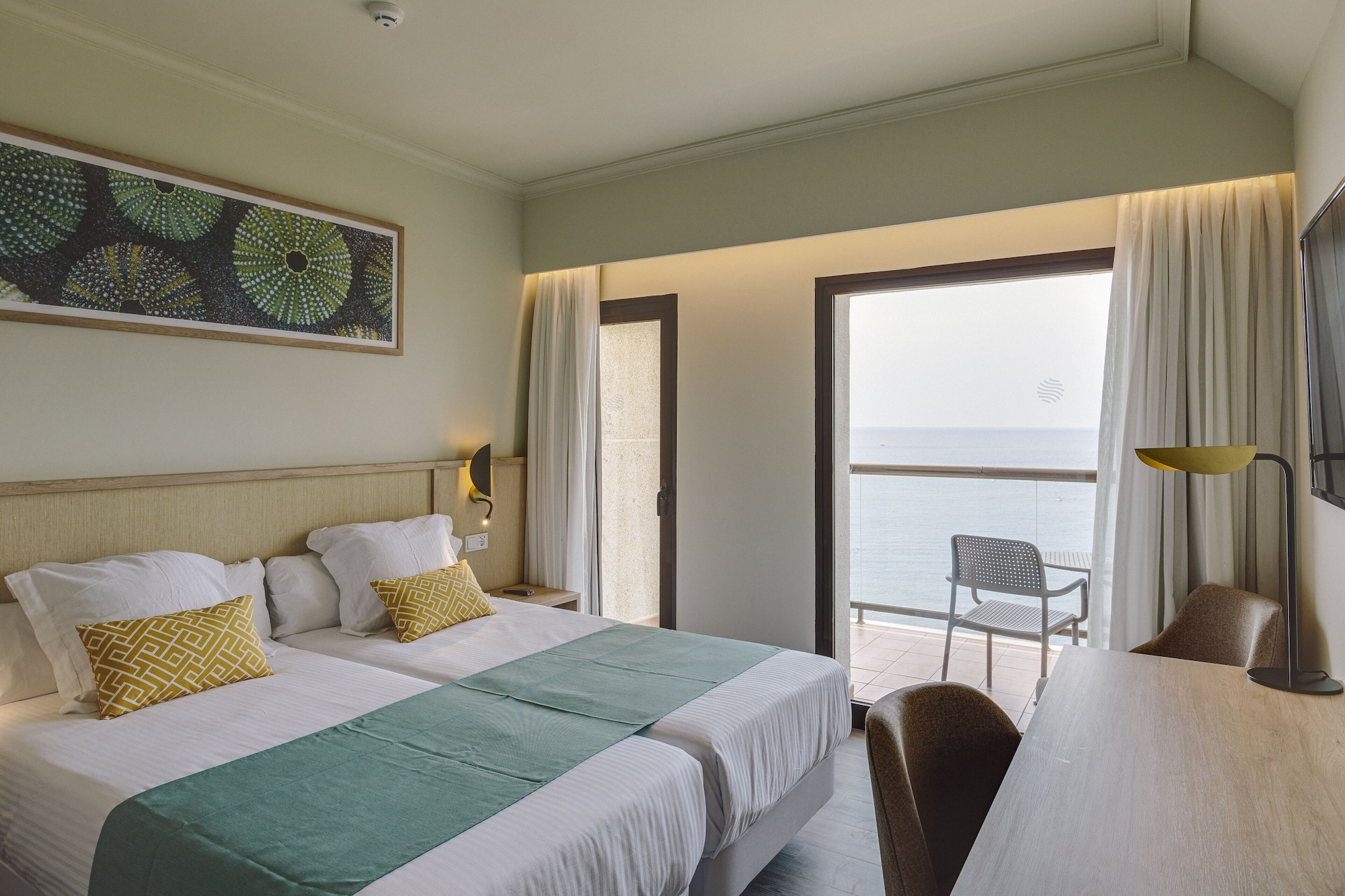 Room, Single, Twin Beds, Partial Sea View, Balcony