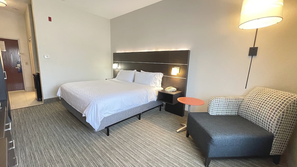 Holiday Inn Express Hotel And Suites Decatur 25/57