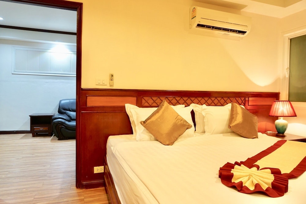 Miloft Sathorn Hotel 12/49
