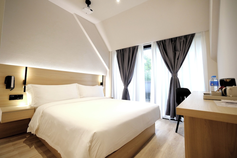 Rest Bugis Hotel 33/73