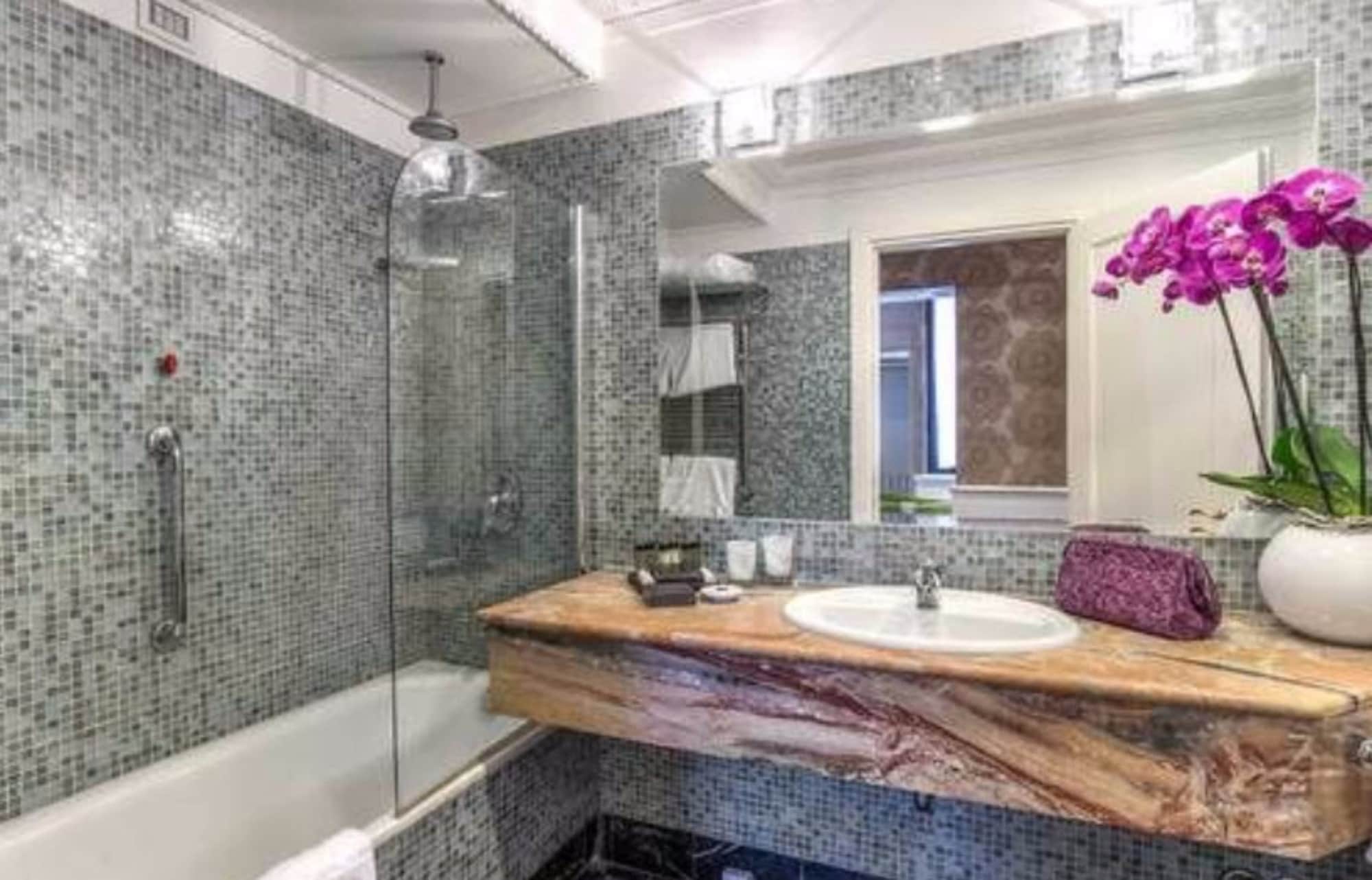Senior, Suite, 1 Double and 1 Single Bed, Albergo Del Senato 2/3