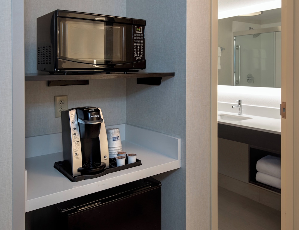 Holiday Inn Express & Suites Great Barrington Lenox Area 39/40