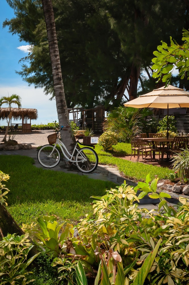 Cedar Cove Resort & Cottages 70/78