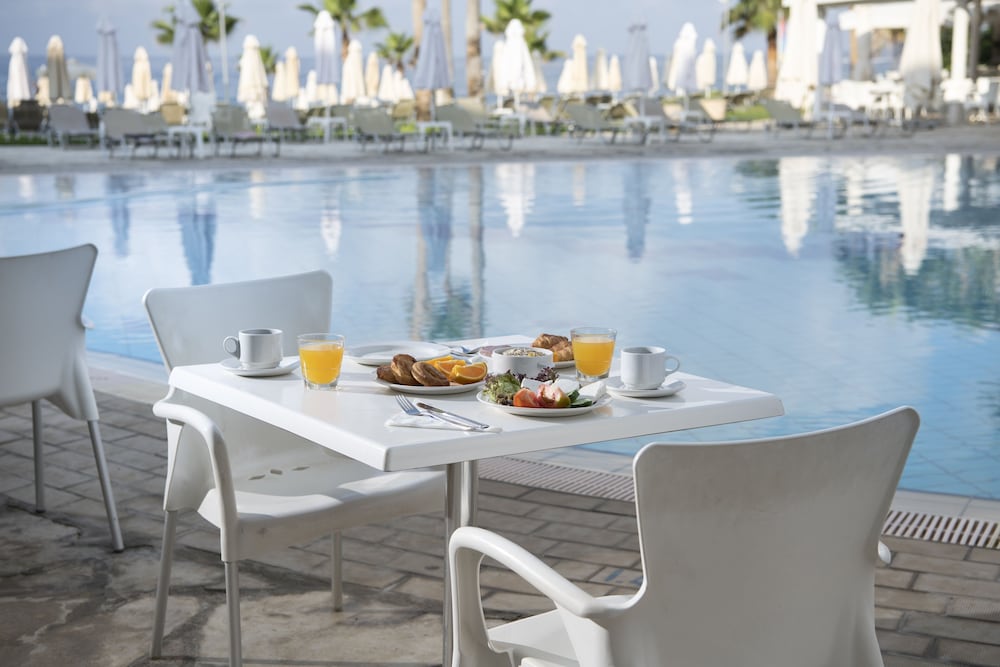 Akti Beach Hotel & Village Resort 40/68