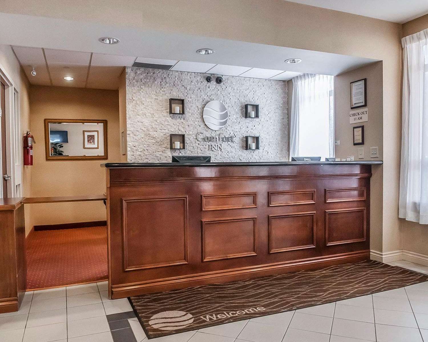 Comfort Inn Mississauga 9/45