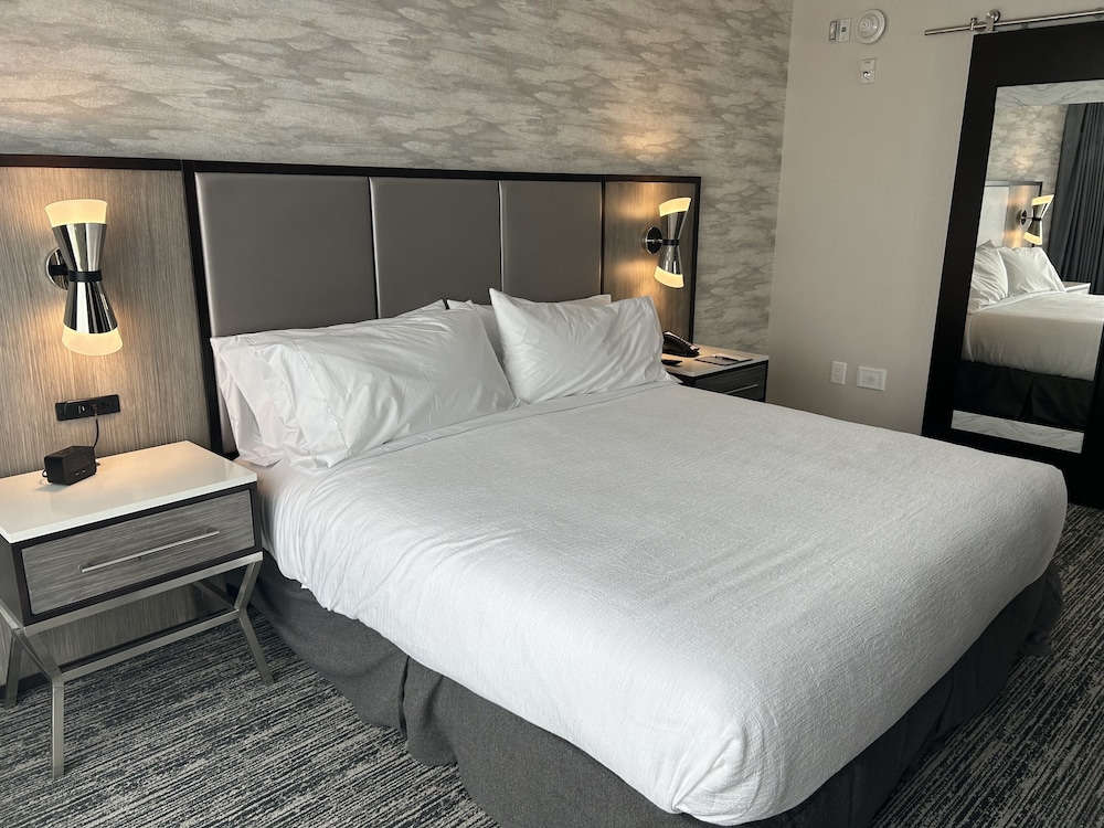 2 ROOMS, SUITE, KING BED, ACCESSIBLE
