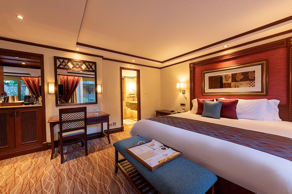 Nairobi Serena Hotel 30/82