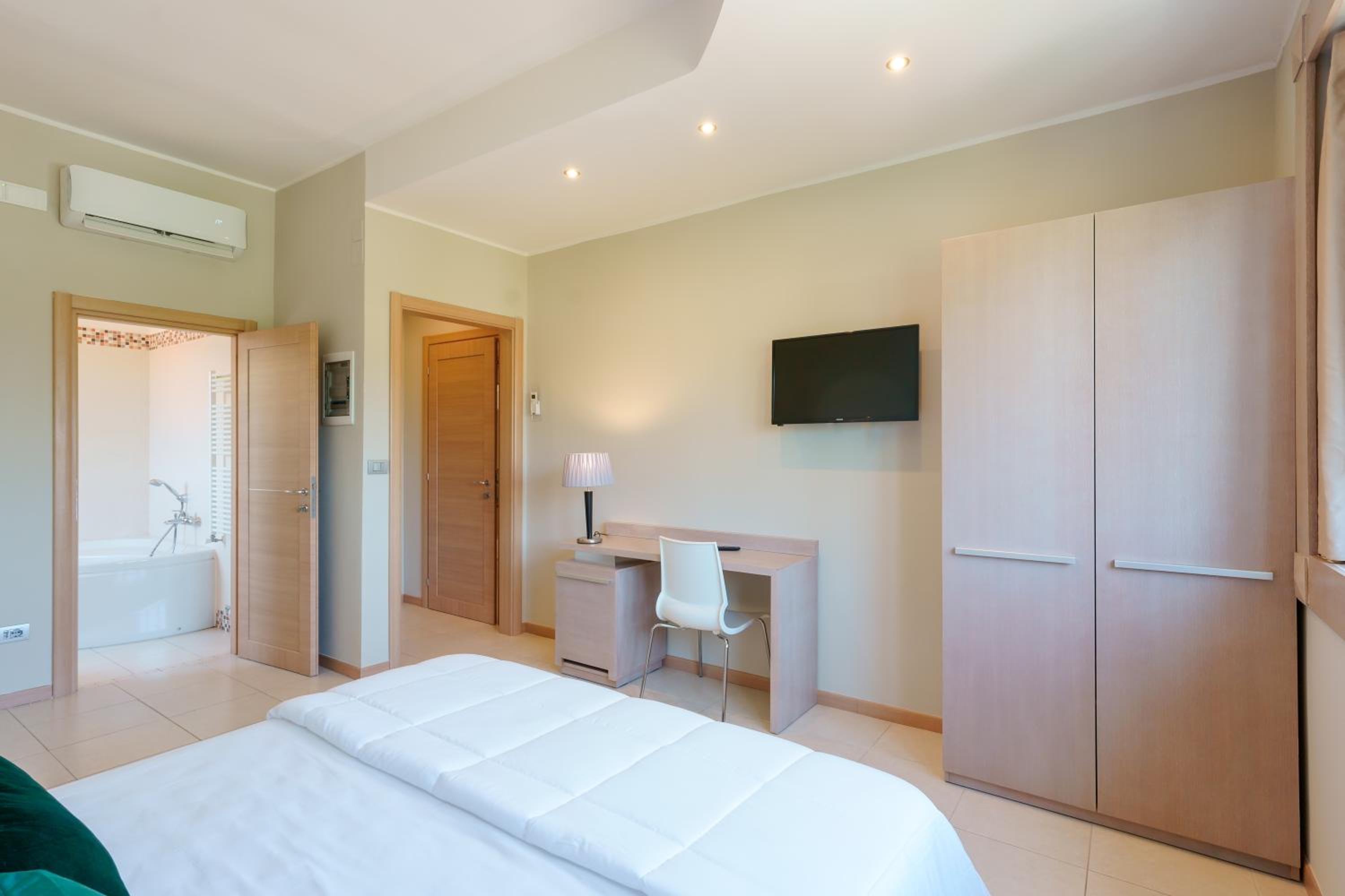 Superior, Double or Twin Bed