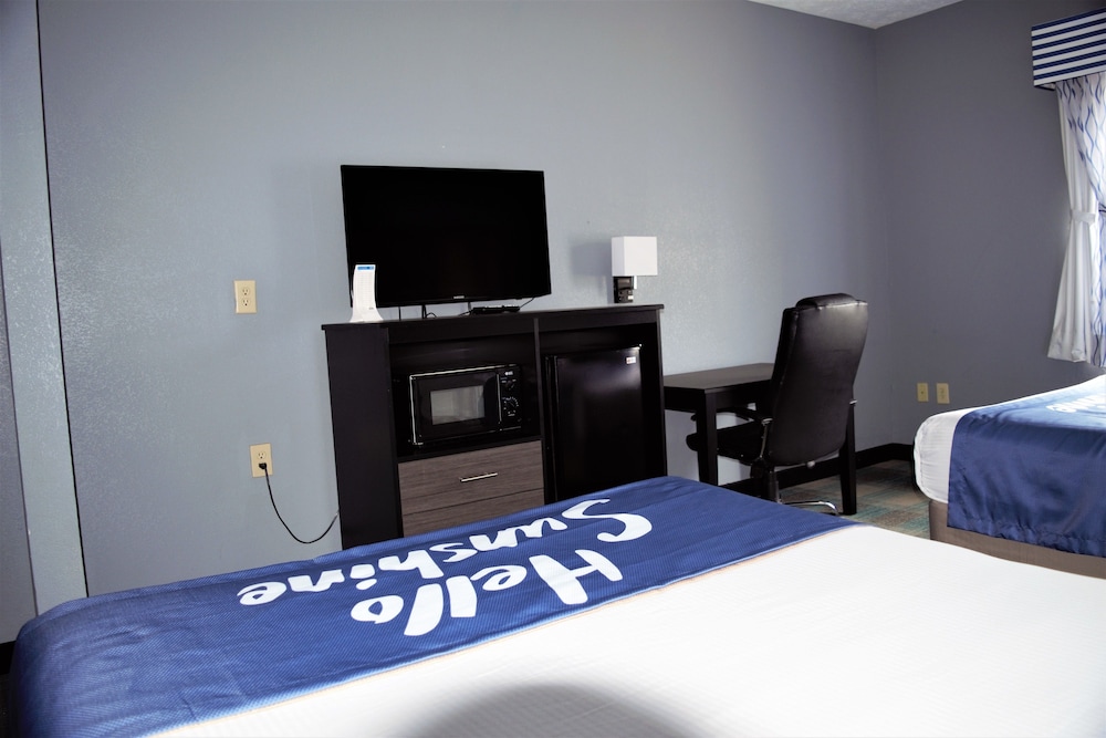 Days Inn by Wyndham Montgomery 7/29