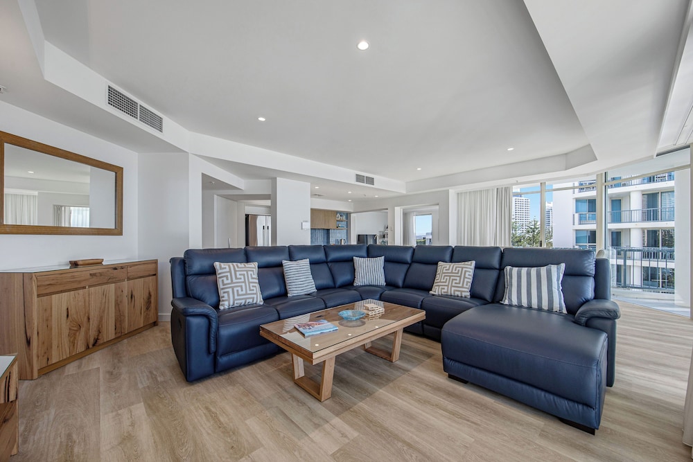 Oceana On Broadbeach 52/75