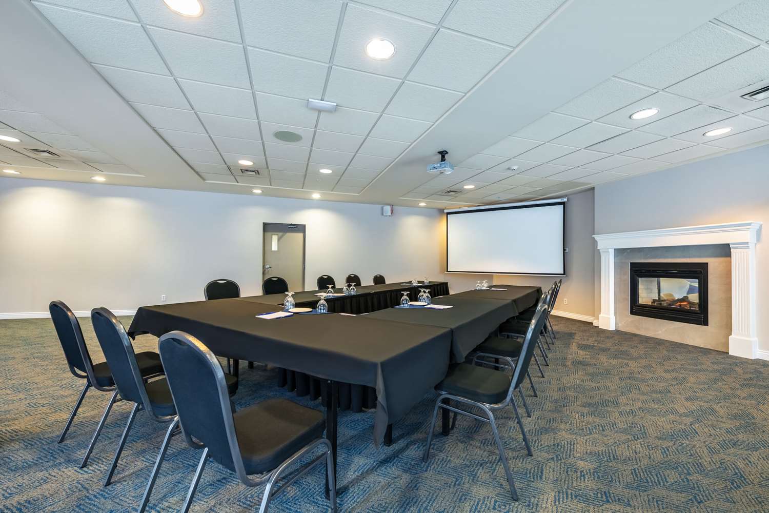 Clarion Hotel & Conference Centre Abbotsford - Fraser Valley 19/24