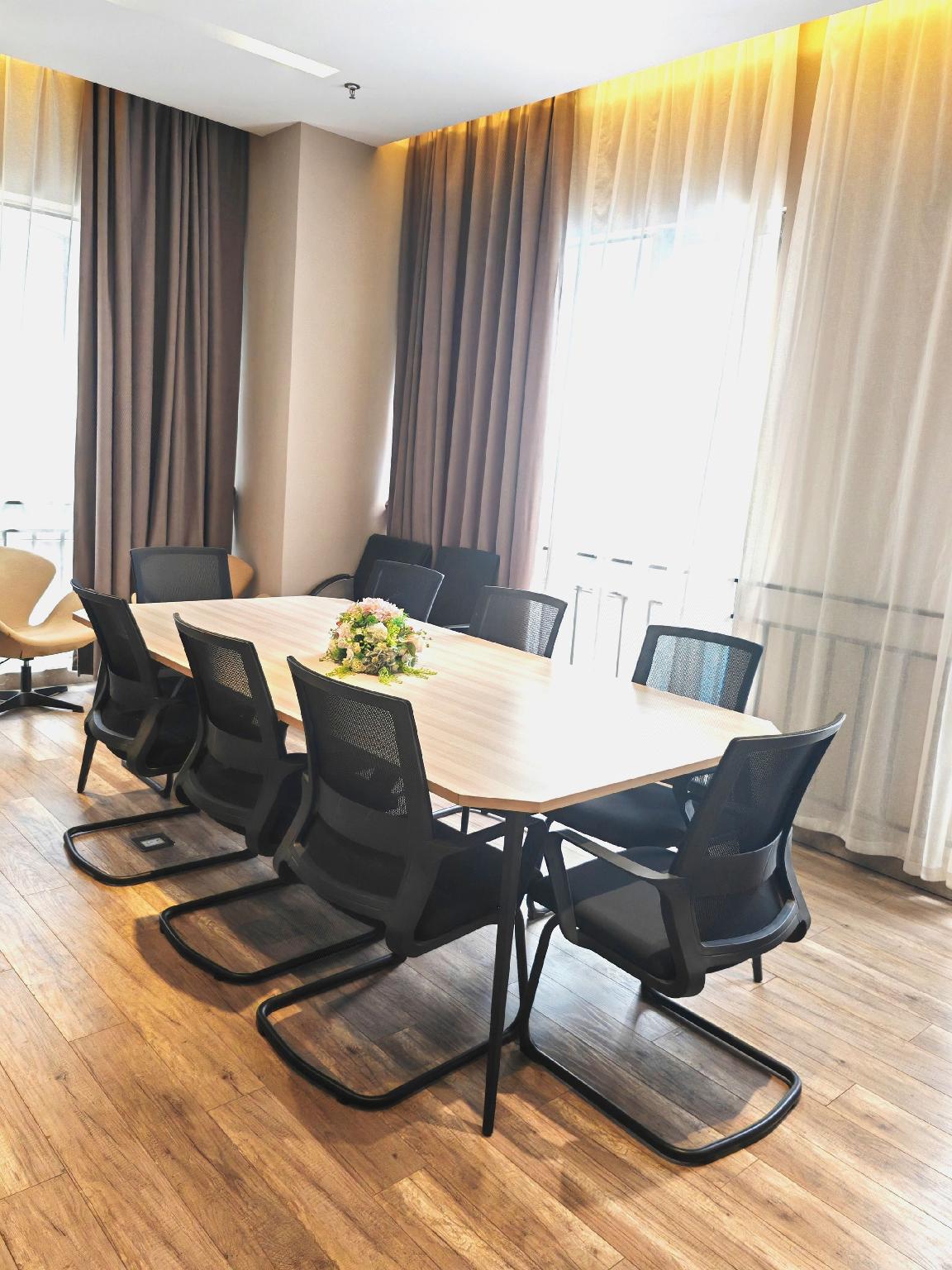 Home Inn Plus (Chongqing Jiefangbei Pedestrian Street) 40/42
