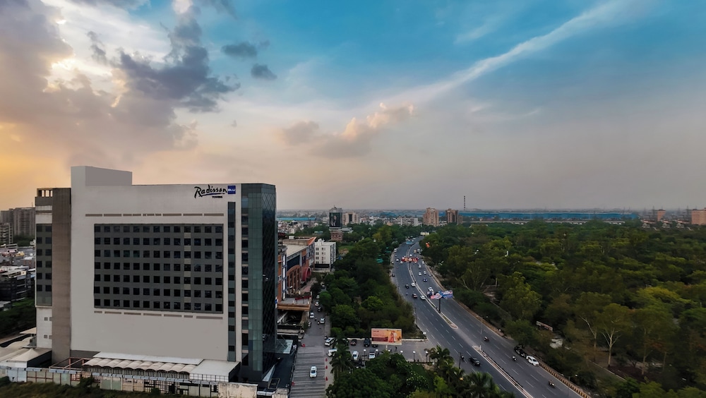 Radisson Blu Towers Kaushambi Delhi NCR 2/45