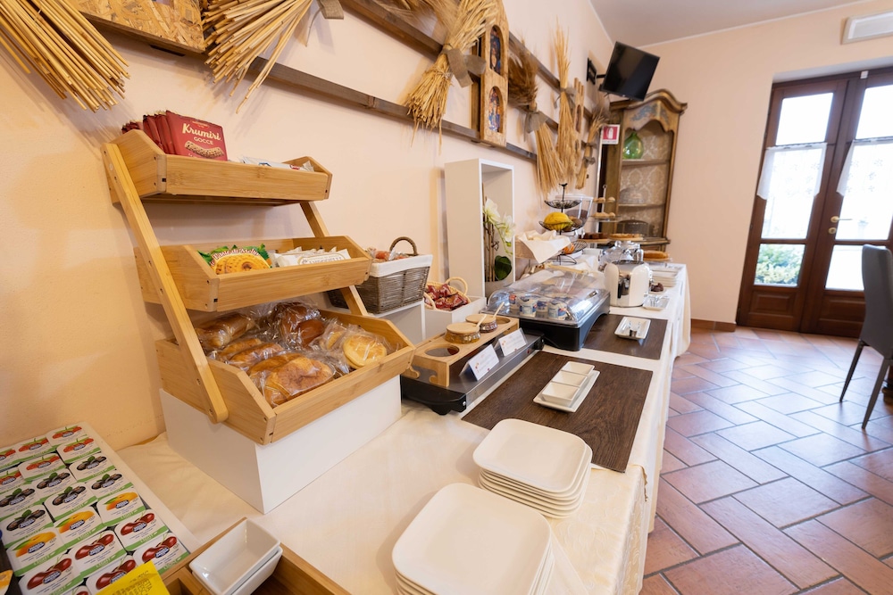 La Ferté Restaurant And Suites 27/50