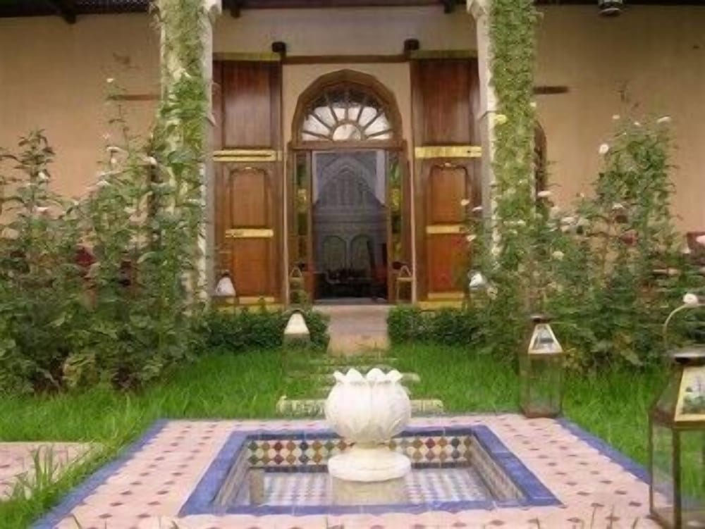 Riad Au 20 Jasmins 42/49