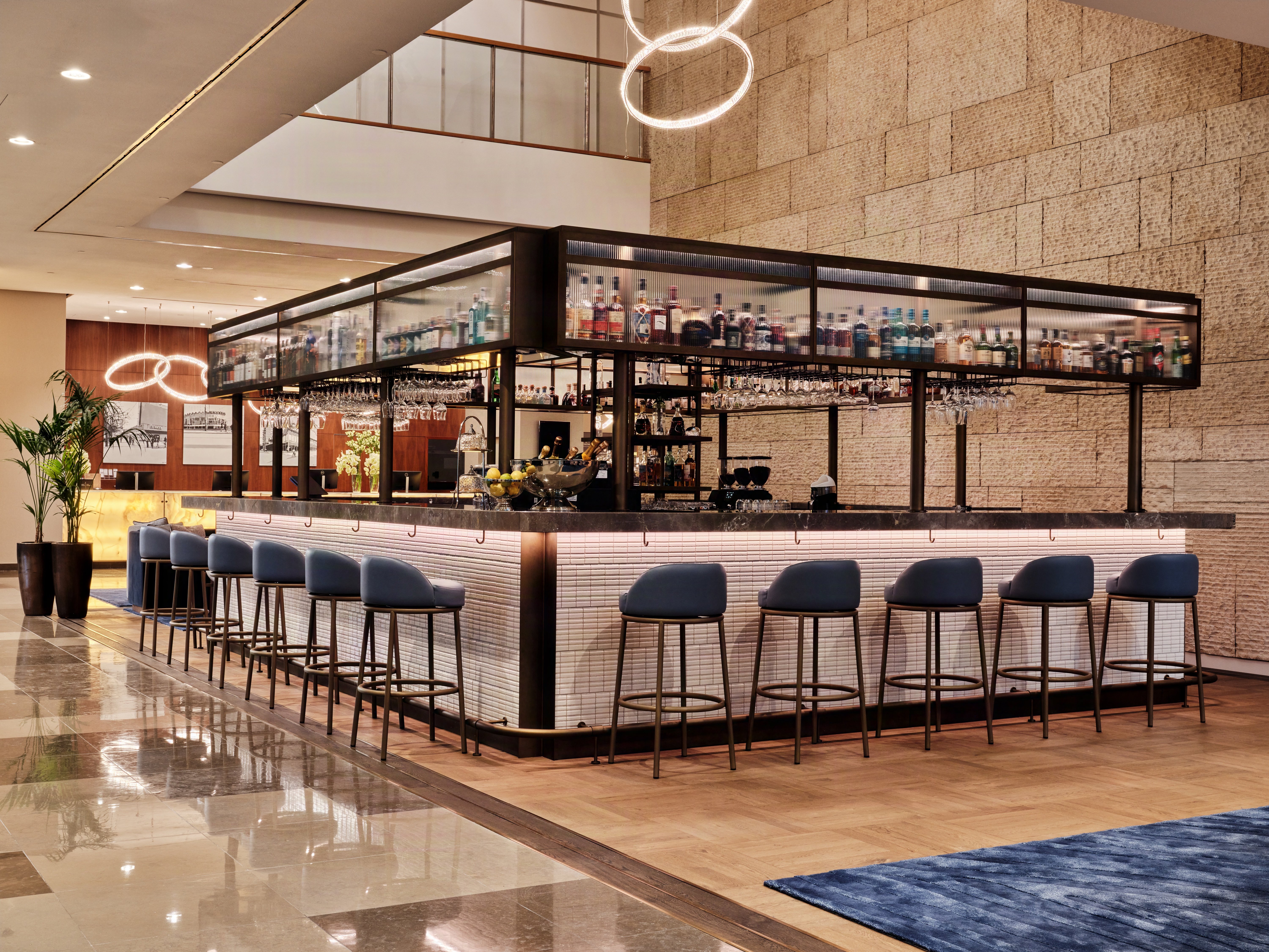 Intercontinental Warsaw 68/81