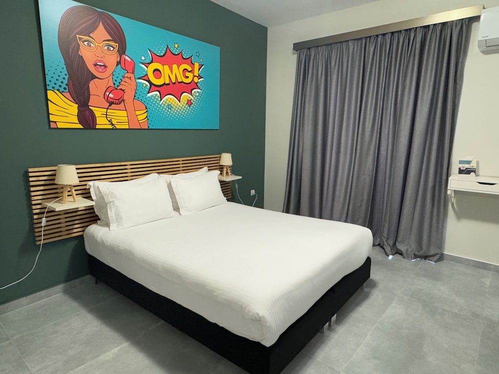 FAMILY, STUDIO, SUITE, QUEEN AND TWIN BEDS, SOFA