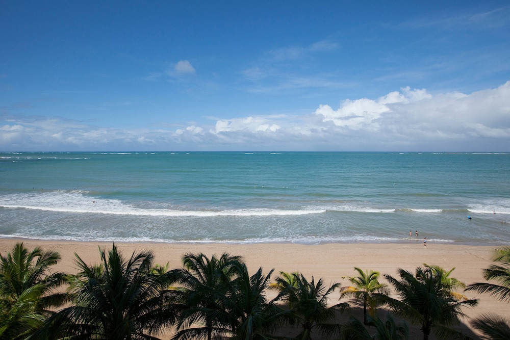 Courtyard Isla Verde Beach Resort 23/54