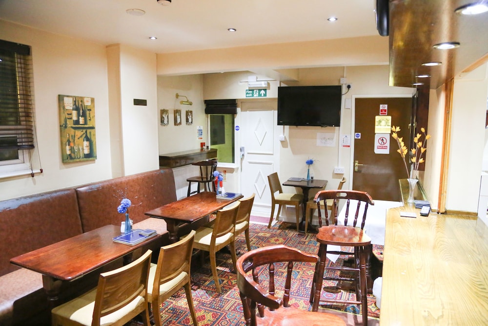 Croft Hotel 51/60