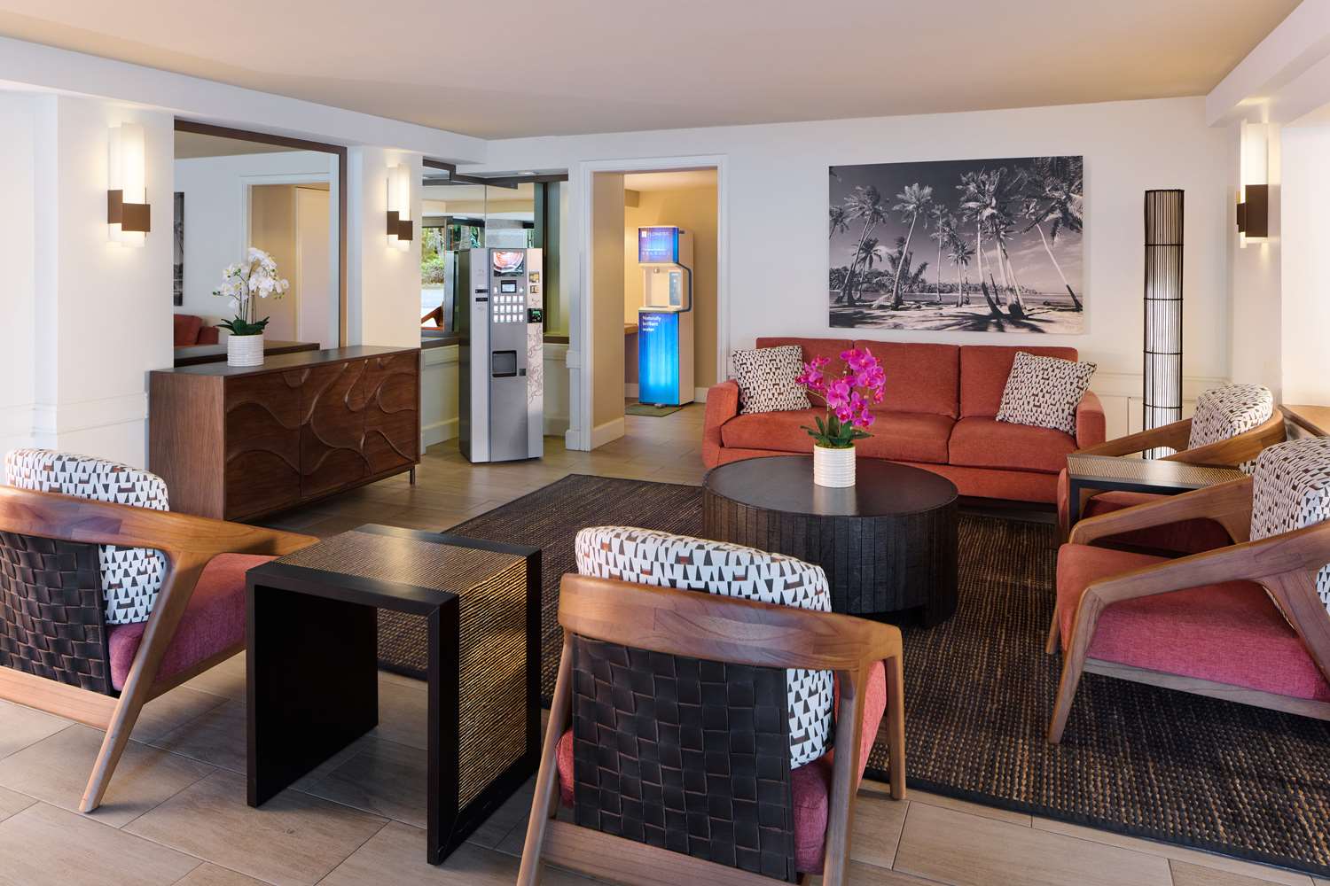 AQUA PALMS WAIKIKI 32/41