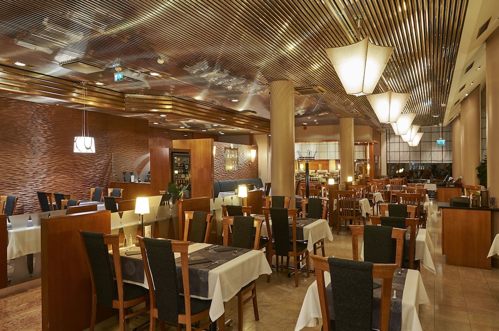 Holiday Inn Helsinki-Vantaa Airport 51/70