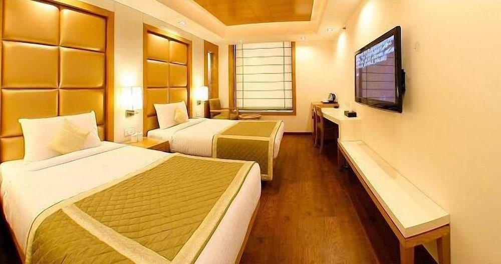 CLUB, KING BED