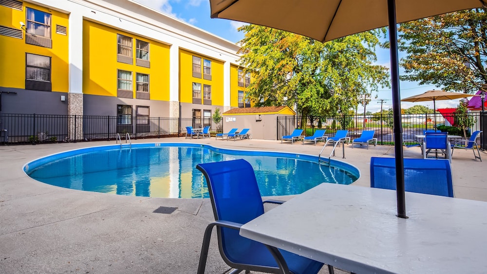 Best Western Plus Bloomington East Hotel 2/24