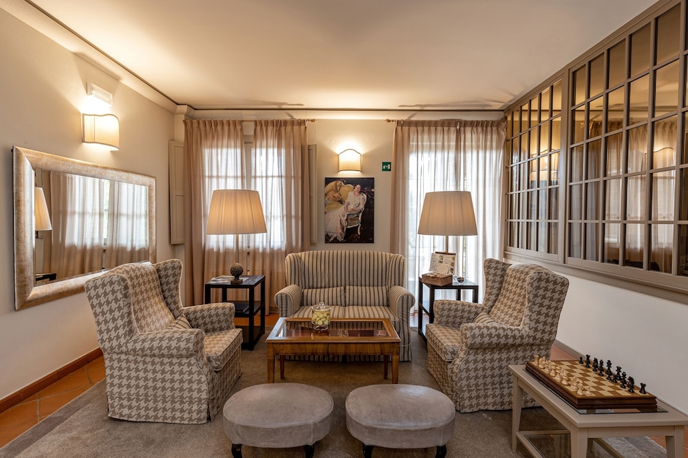 Si Montalcino Hotel & Restaurant 42/68