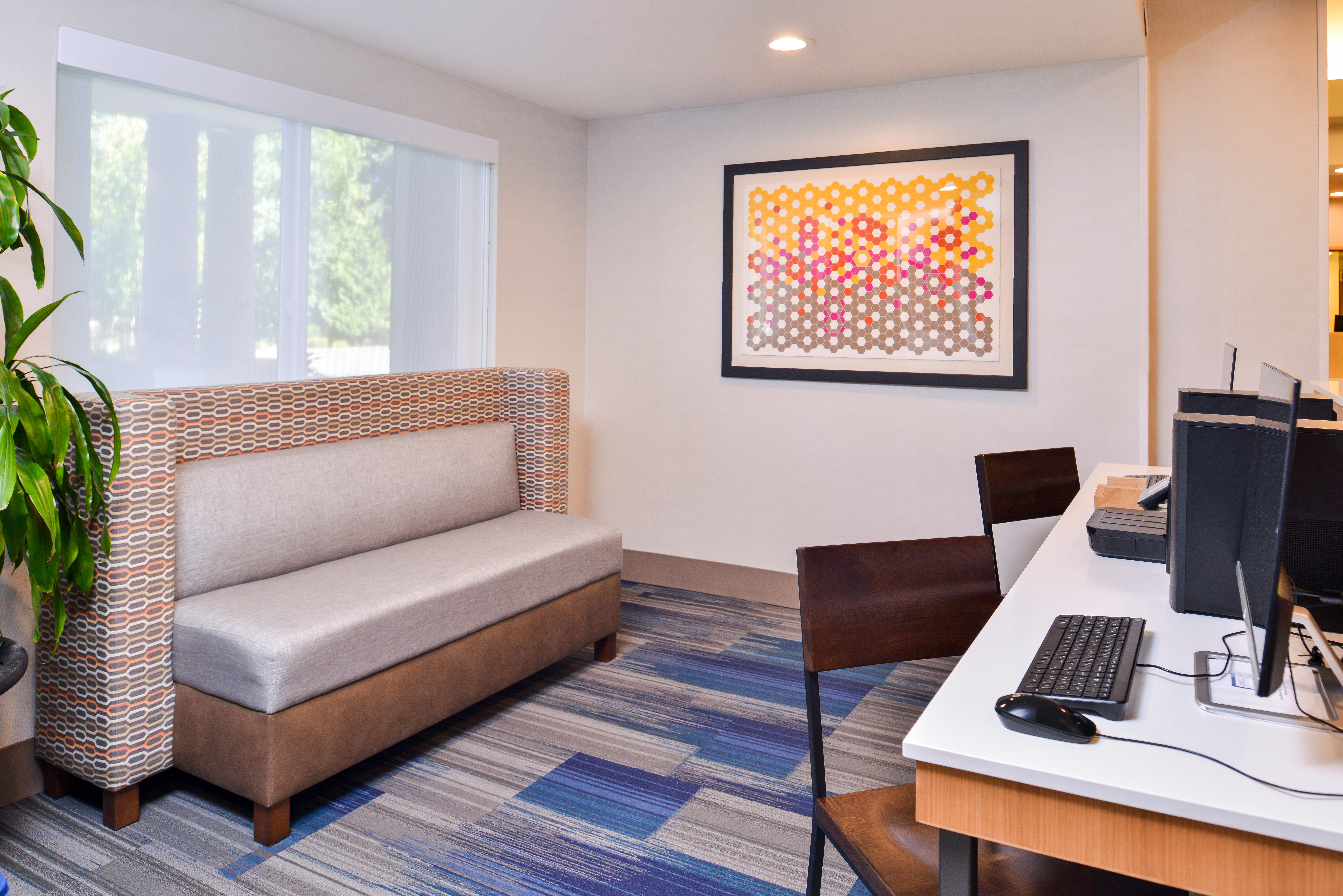 Holiday Inn Express Hotel & Suites Lacey-Olympia 47/49