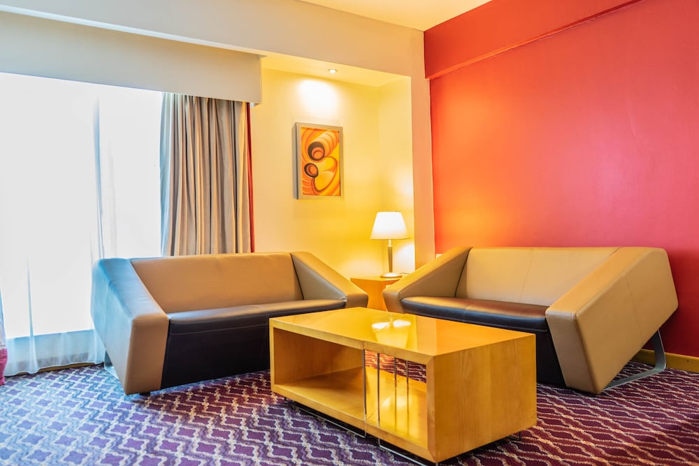 Holiday Inn Dar Es Salaam City Center 51/76